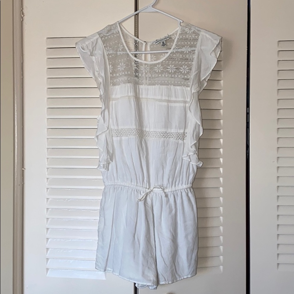 WHITE AMERICAN EAGLE OUTFITTERS LACE ROMPER🤍
